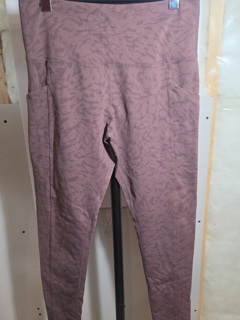 Athletic Works Dusty Mauve Patterned High-Waist Leggings with Side Pockets